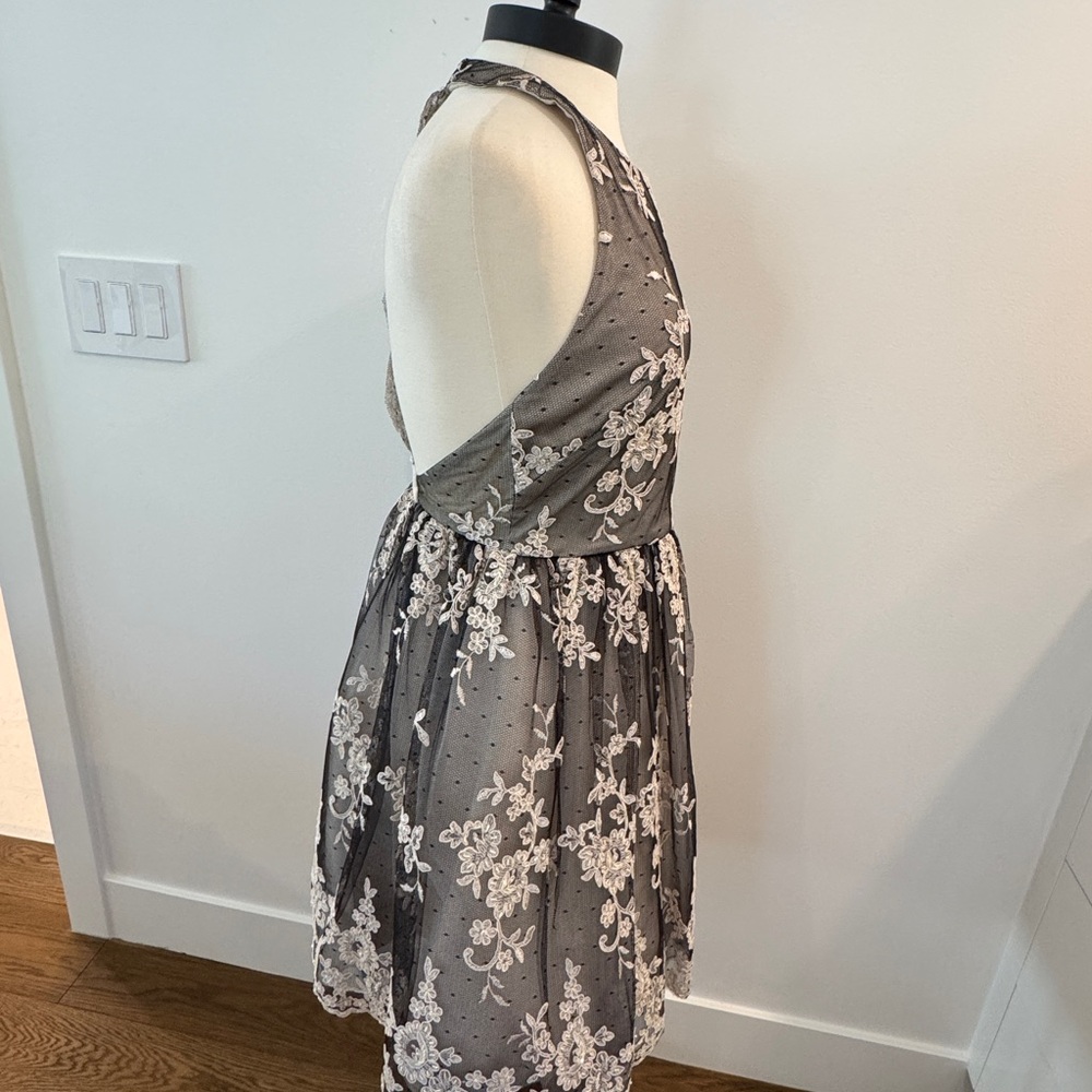 Alice + Olivia Amazing Lace Open Back Party Dress - Size 10 - Picture 8 of 13